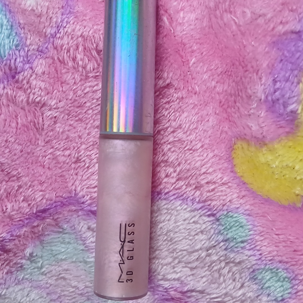 *RARE* MAC Cosmetics 3D Glass "Lightswitch"